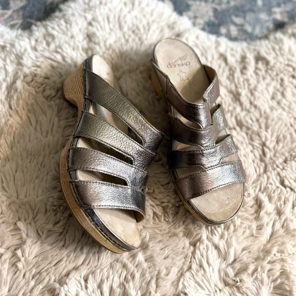 Dansko Lyndi Slide Sandal Womens EU 39 Platino Metallic Leather Wedge Platform - Picture 7 of 16